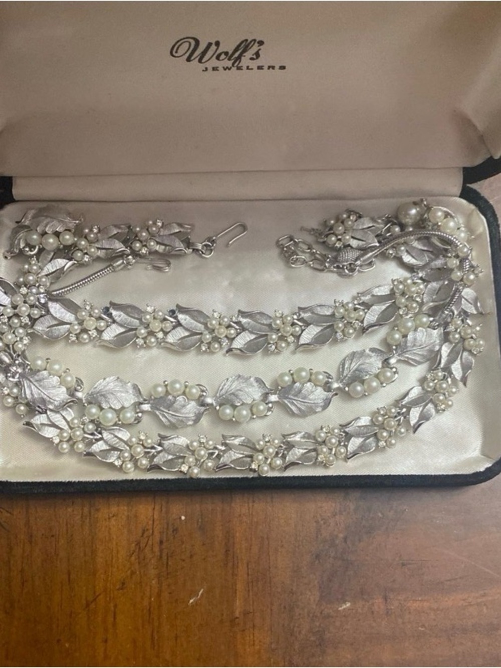 Vintage Trifari Faux Pearl Silver Tone Leaf Pearl Necklace Bracelet Earrings Set